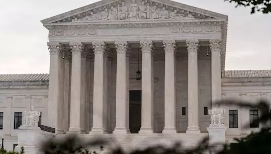 Верховный суд США одобрил льготные периоды для почтовых бюллетеней.
