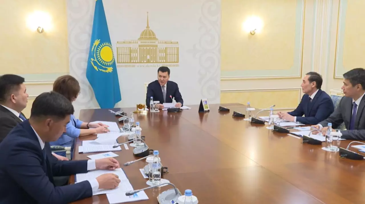 Мемлекеттік рәміздер мен ведомстволық және оларға теңестірілген өзге де наградалар геральдикасы мәселелері жөніндегі республикалық комиссияның отырысы өтті