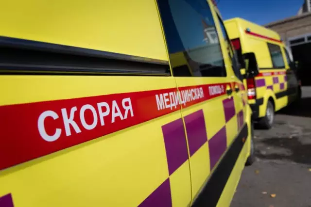 Павлодарда жүргізуші аялдамаға соғылды: екі адам қаза тауып, біреуі зардап шекті