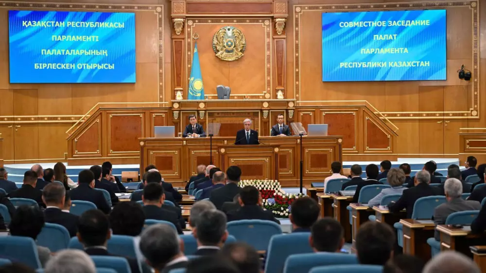 Тоқаев Сенат пен Мәжіліс депутаттарына алғыс айтты