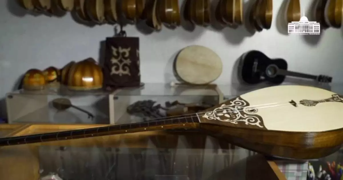  Домбыраны ұлықтау арқылы біз төл өнерімізді төрге оздырамыз – Президент 