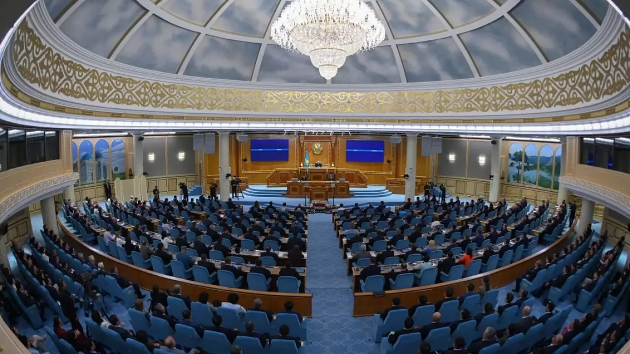 Казахстан переходит к новой экономической модели