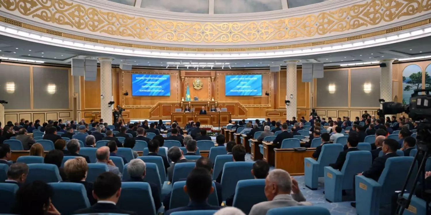 Парламент электронды форматқа көшіп, елде жаңа Халық Кеңесі құрылады