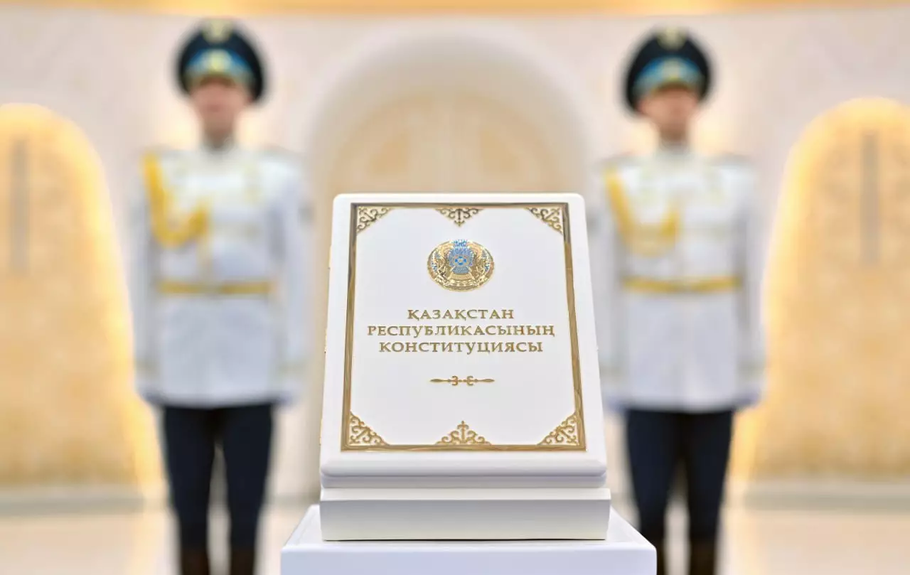 Президент поздравил казахстанцев со вступлением в силу Новой Конституции
