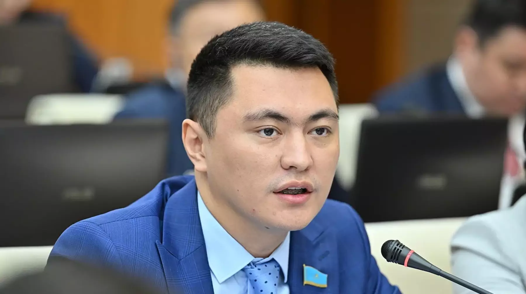 «Мен ешқандай ақылы қызмет, делдалдық жасаған жоқпын»: Дәулет Мұқаев курс дауына нүкте қойды (ВИДЕО)