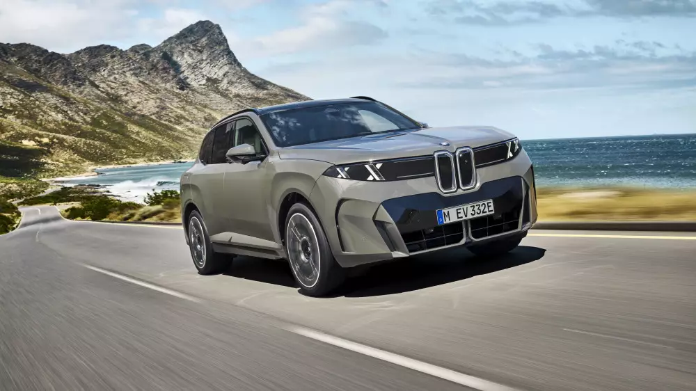 Легендарный BMW X5 сменил поколение - появились электрическая и водородная версии