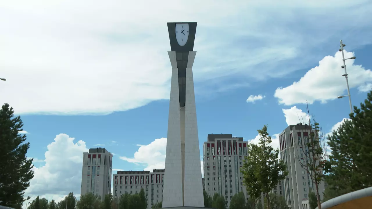 Казахстан начинает жить по новой Конституции