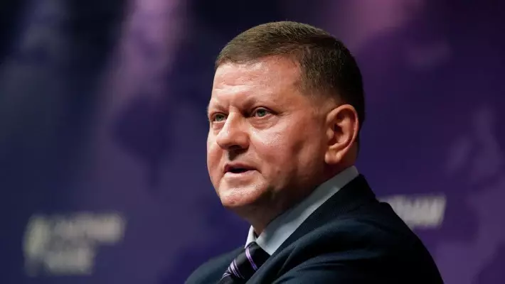 Экс-главком ВСУ сообщил Зеленскому о планах баллотироваться в президенты – СМИ