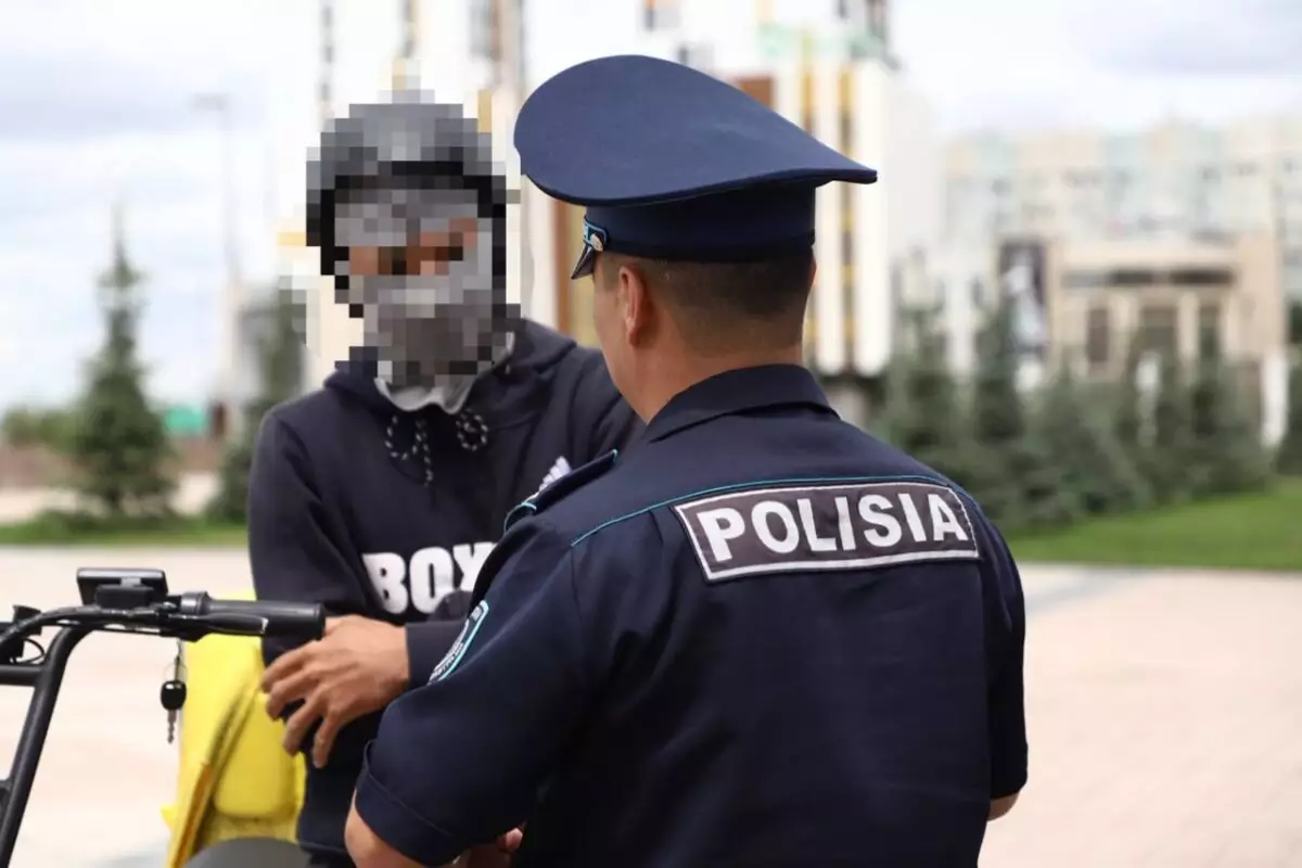 150 человек наказали в Атырау за ношение одежды, скрывающей лицо