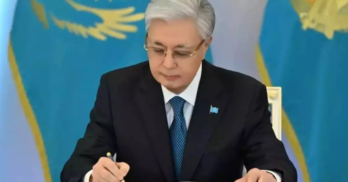  Қазақстандықтардың миллиардтаған айыппұлдары кешіріледі: Тоқаев заңға қол қойды 