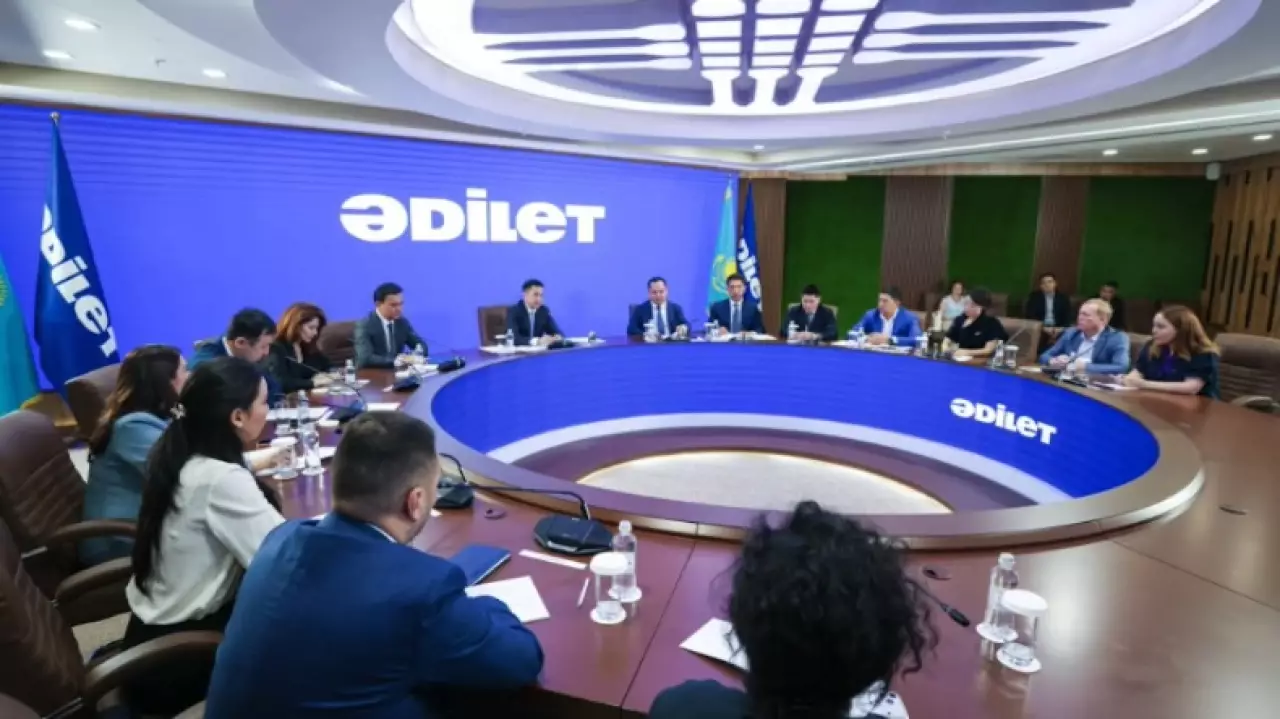 Новая Конституция: актив партии «Əділет» провел встречу