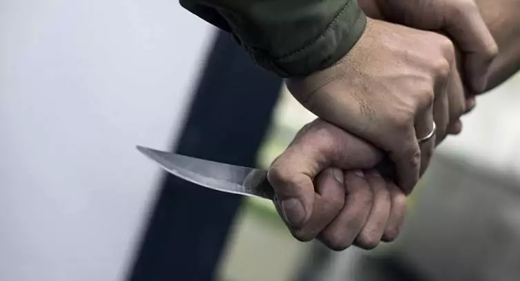 Үйлену тойы қарсаңындағы жанжал: Алматыда ер адам пышақ жарақатын алды