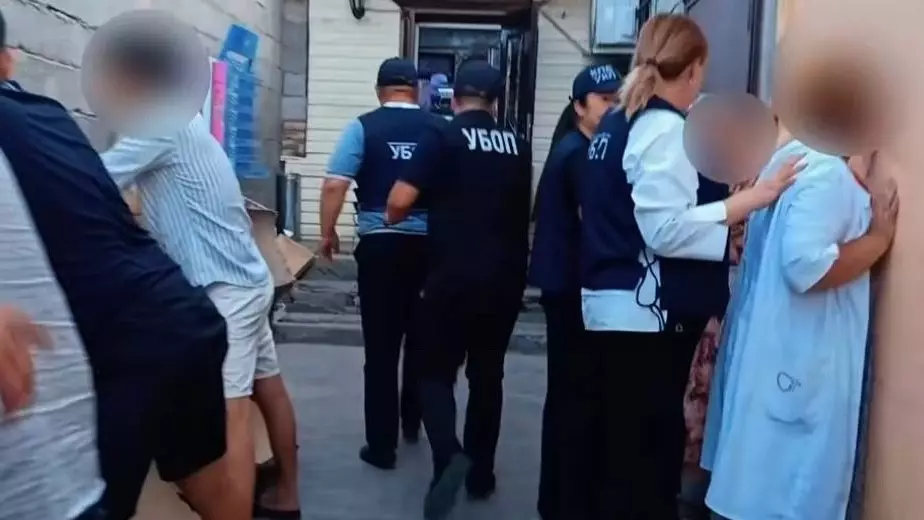  Жамбыл облысында ұйымдасқан қылмыстық топтың жетекшісі 17 жылға сотталды 