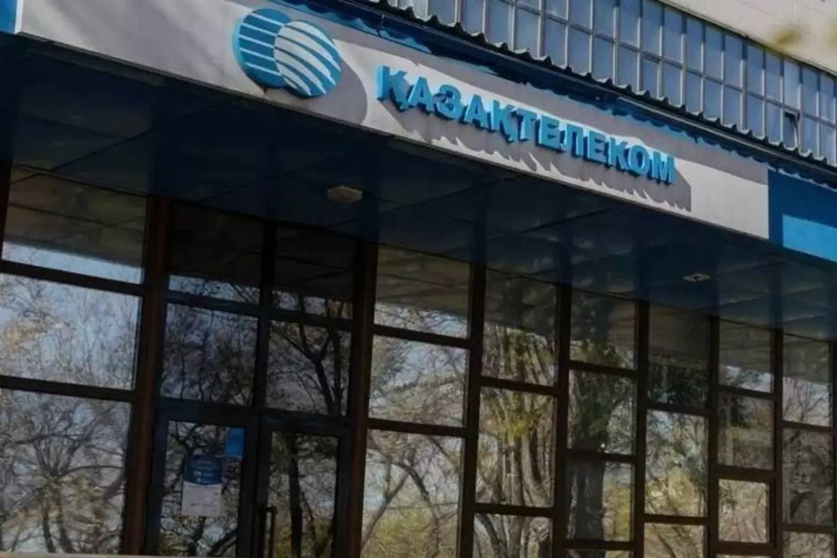"Уровень сравнялся с мошенниками": алматинец возмутился методами продаж и отключения услуг "Казахтелекома"