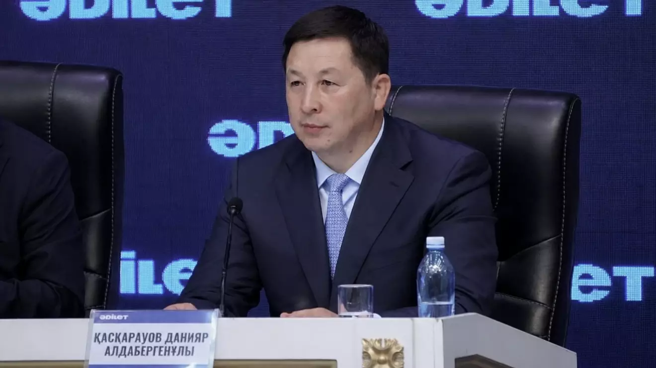 «Үлкен мәртебе әрі зор жауапкершілік»: Мәжіліспен қоштасқан депутат «Әділет» партиясында жауапты қызметке сайланды (ВИДЕО)