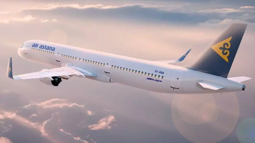 Самолет Air Astana не смог приземлиться в Астане и Караганде