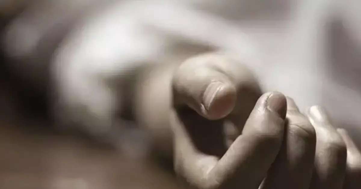  Атырауда жұбайын қызының көз алдында пышақтап өлтірген ер адамға үкім шықты 