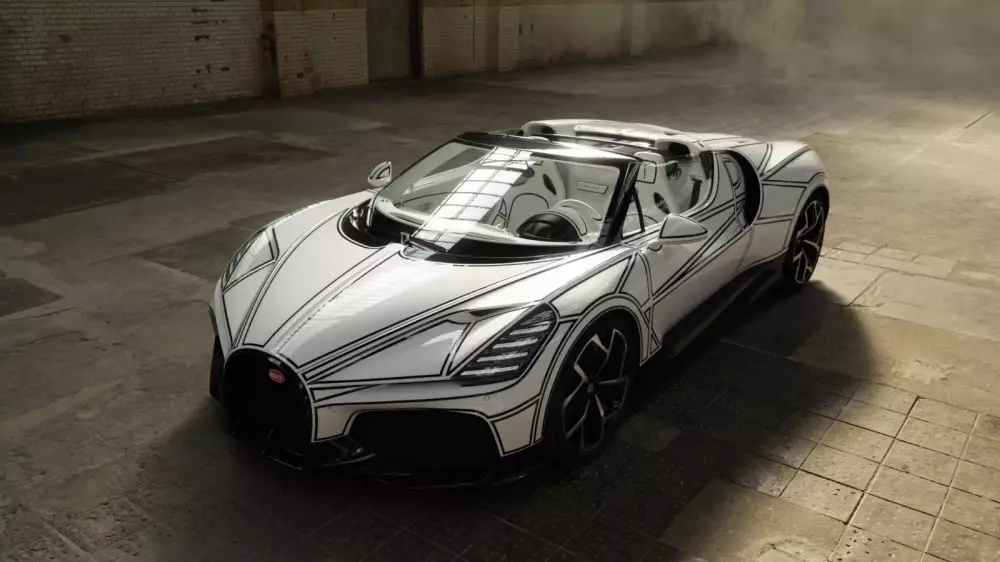 Bugatti Mistral получила отделку из обожженного фарфора