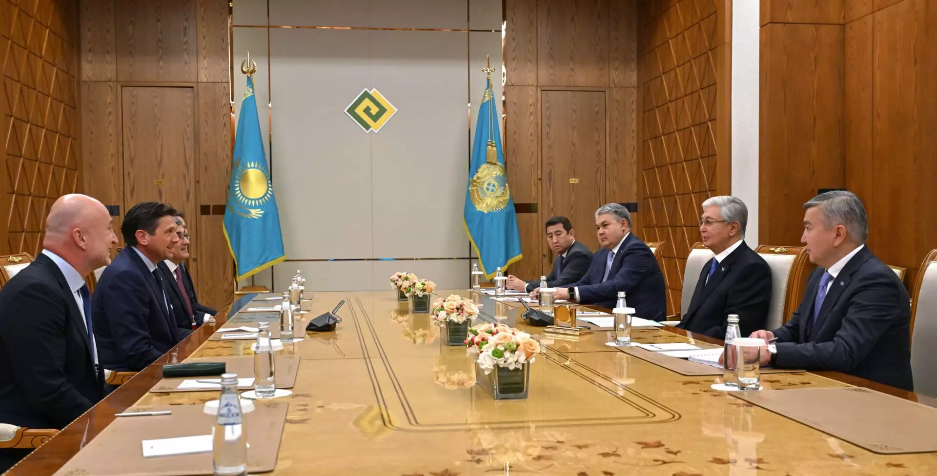 Глава государства принял председателя холдинга Anadolu Group Камиля