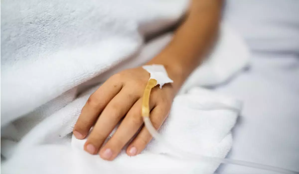 "Кәдімгі баспа еді": Оралда туыстары 12 жастағы қыздың өліміне дәрігерлерді кінәлап отыр