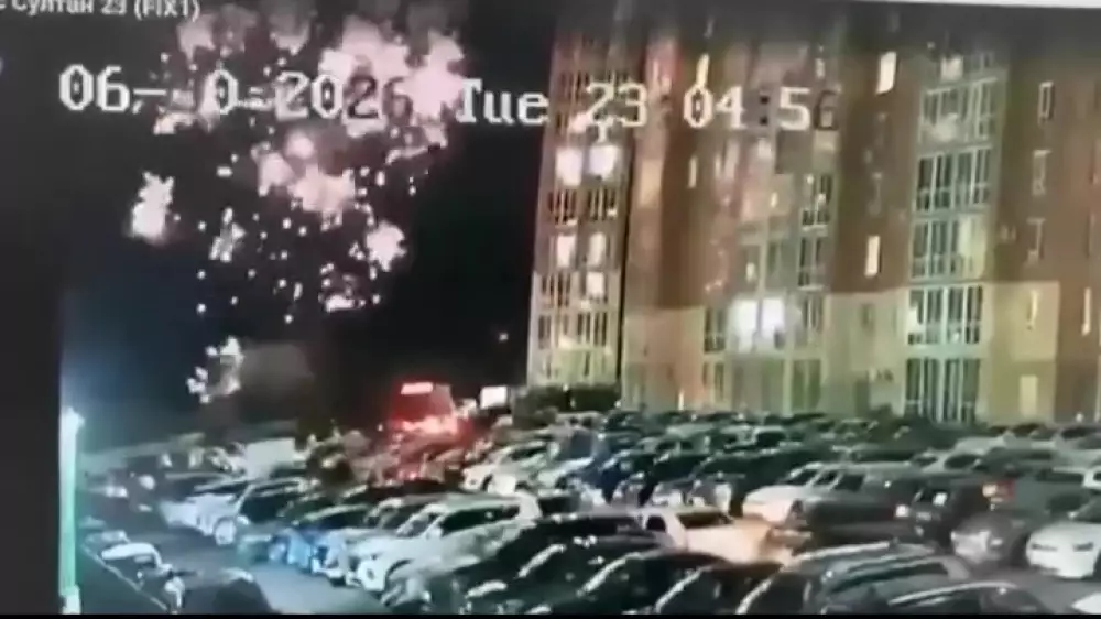 Астанчанка решила эффектно поздравить сестру, но соседям это не понравилось