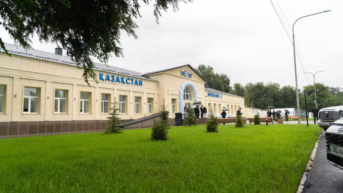 БҚО-дағы үш темір жол вокзалын жаңғырту жұмысы аяқталды