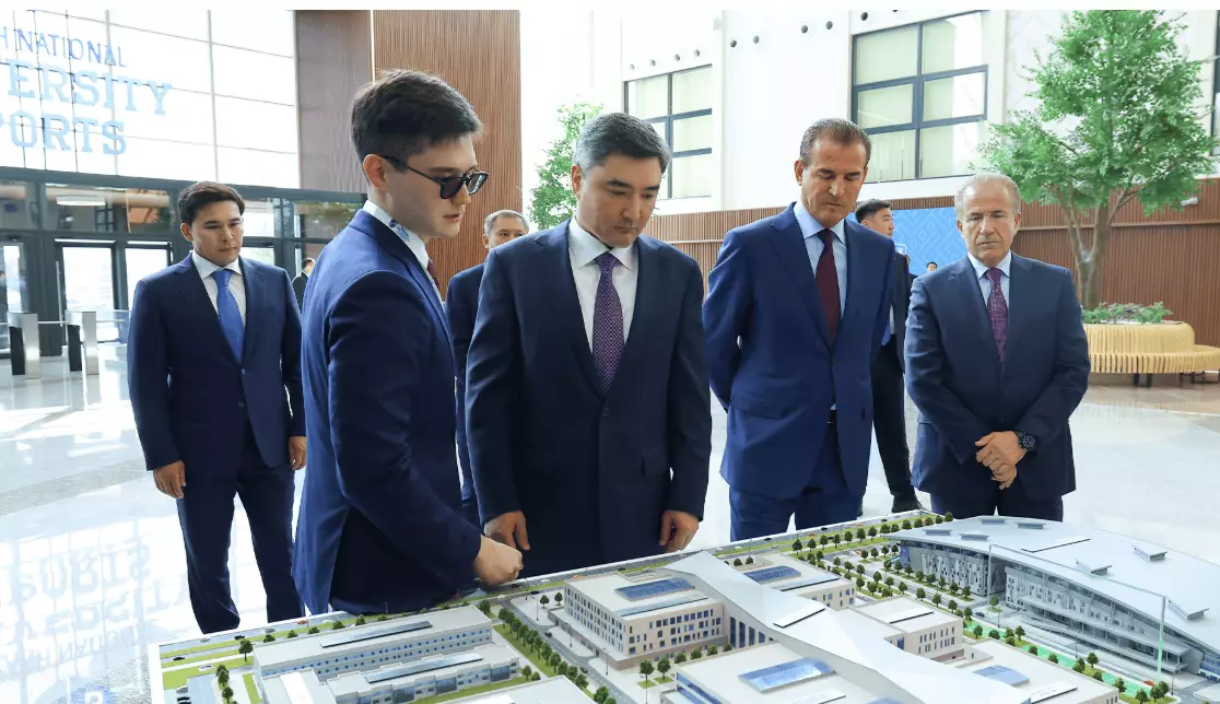 Бектенов проверил новый корпус Казахского национального университета спорта в Астане
