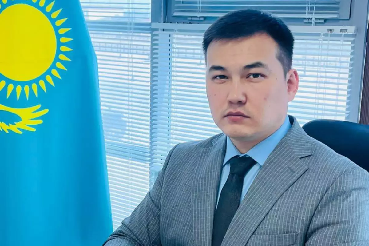 Экс-глава отдела строительства Жылыоя судится с акиматом