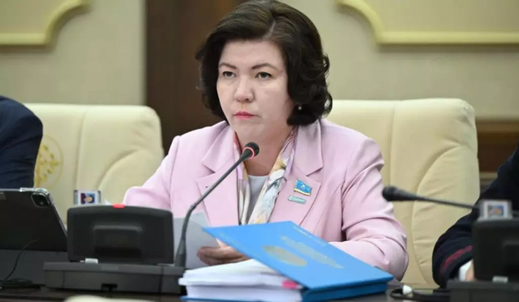 Министр Сүлейменованың үстінен Президентке ұжымдық шағым түсті