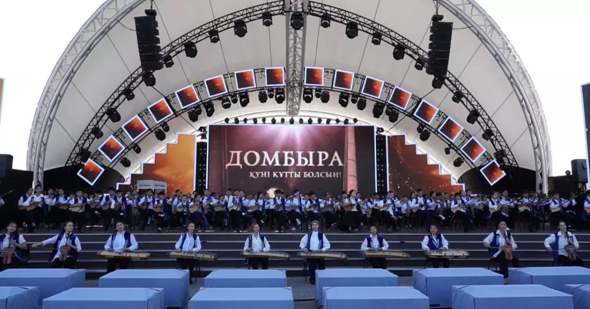  Павлодар облысында 5 мыңға жуық оқушы бір мезетте күй орындады 