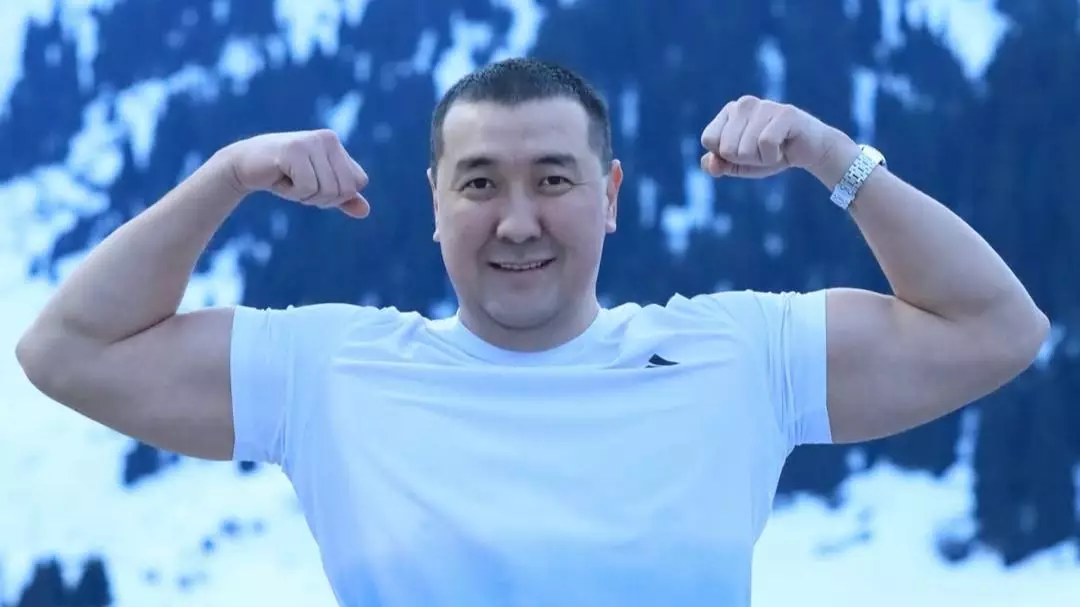 Суд по делу блогера Адилетхана Молдахана отложили после изменения обвинения
