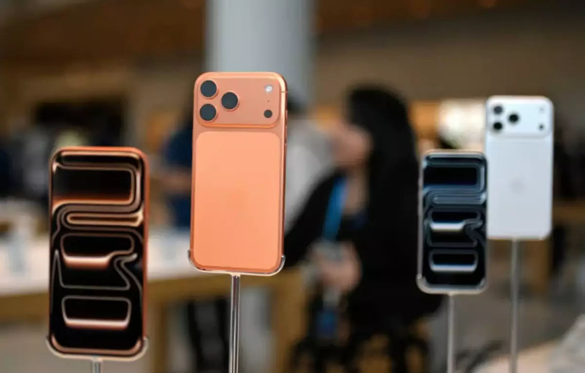 Алматы облысында пара ретінде екі iPhone алған салық қызметкерлері 100 миллион теңгеден астам айыппұл арқалады