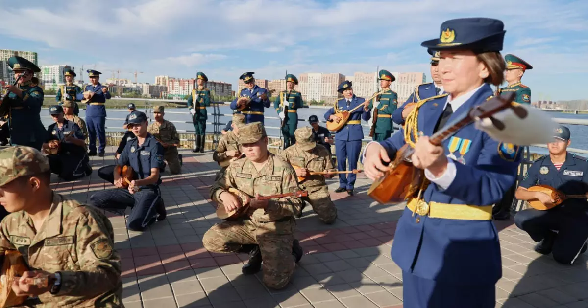   Ұлттық ұлан Домбыра күніне орай «Балбырауын» күйін тартты   