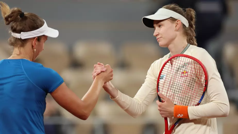 Елена Рыбакина - Элизе Мертенс. Прямая трансляция третьего матча казахстанки на Уимблдоне