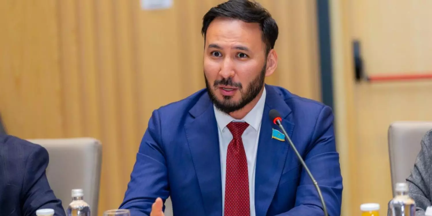 Respublica партиясында маңызды шешім: Айдарбек Ходжаназаров қайта сайланды