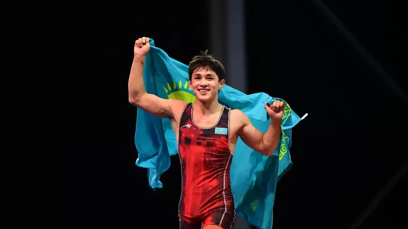 Екі қазақ балуаны Азия чемпионатында қарсыласын мерзімінен бұрын жеңді