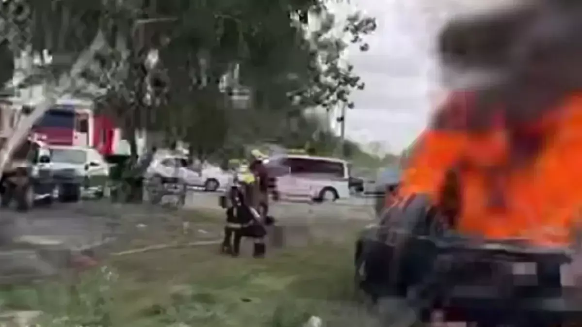 Легковой автомобиль загорелся в Астане: видео