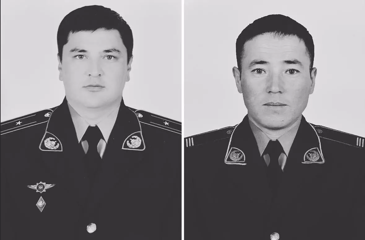 БҚО-да жол апатынан қаза тапқан полицейлер ақтық сапарға шығарылды