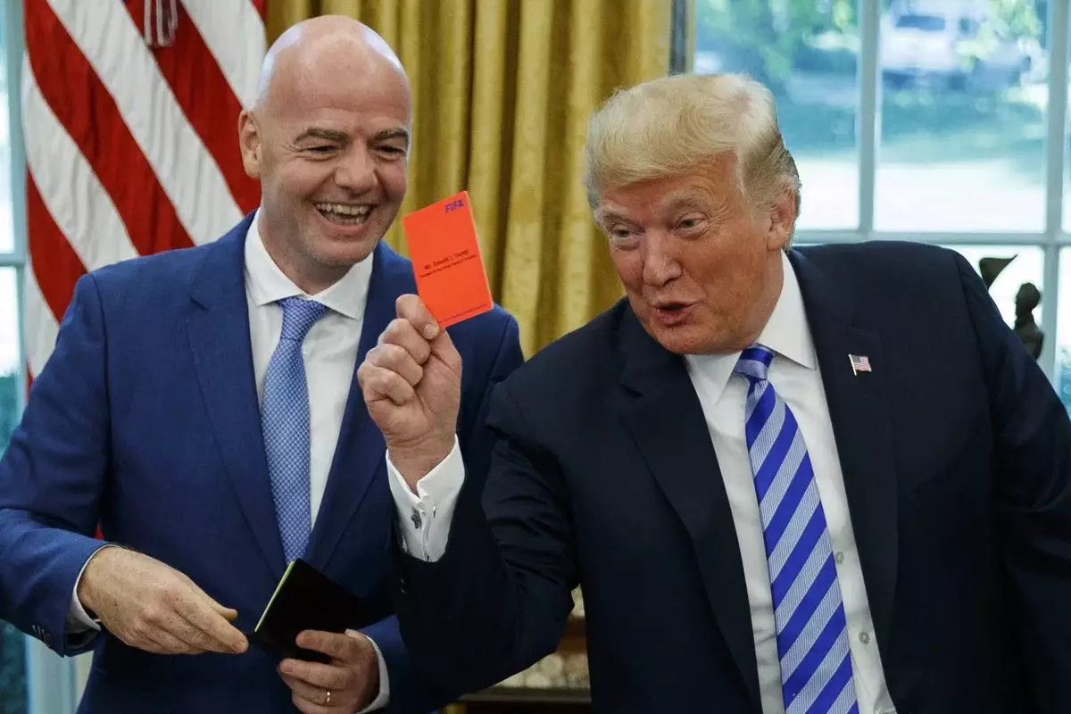 После звонка Трампа FIFA отменила красную карточку футболисту сборной США