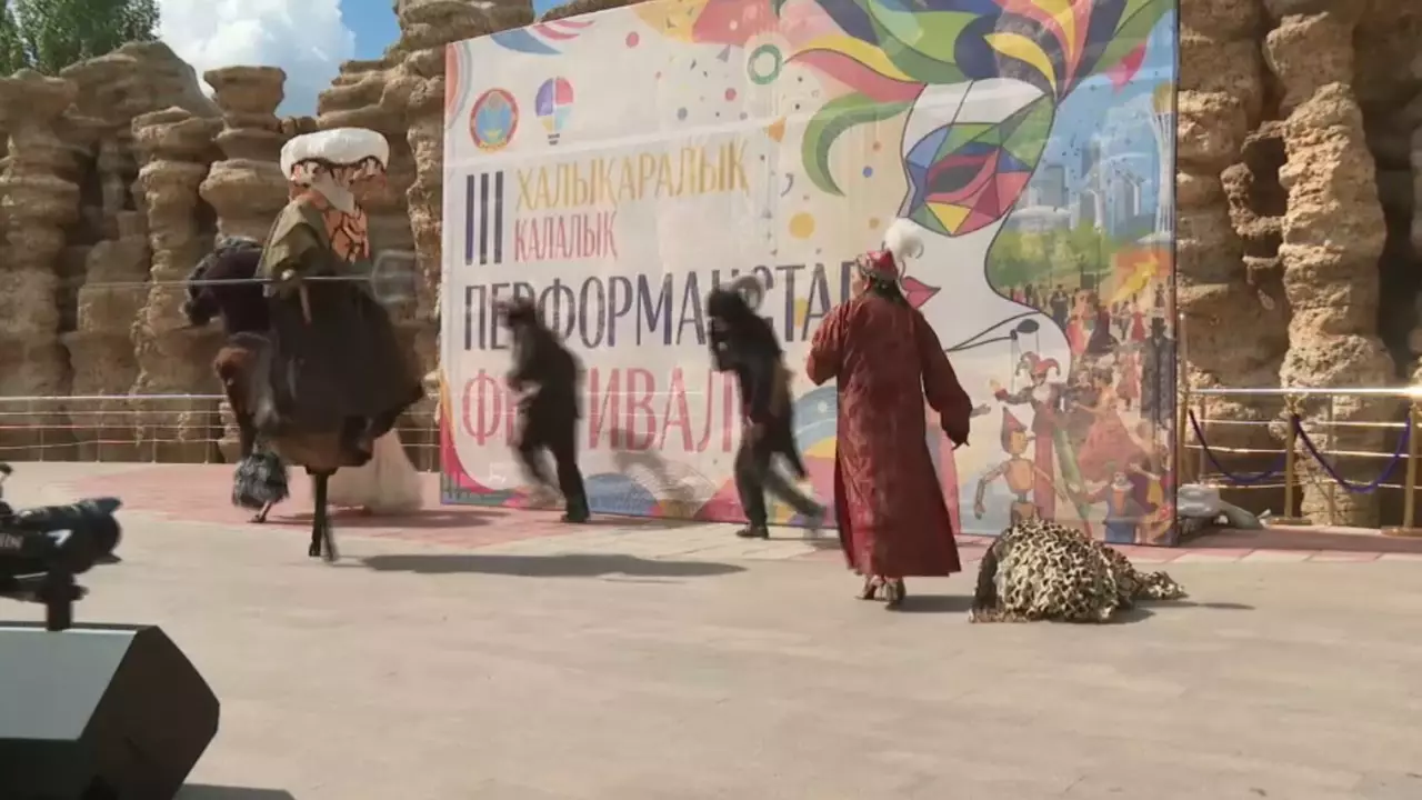 Астанада ашық аспан астындағы театр фестивалі өтті