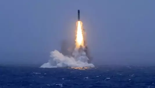 Китай провел редкое испытание баллистической ракеты подводного базирования, вызвав гнев соседних тихоокеанских государств.