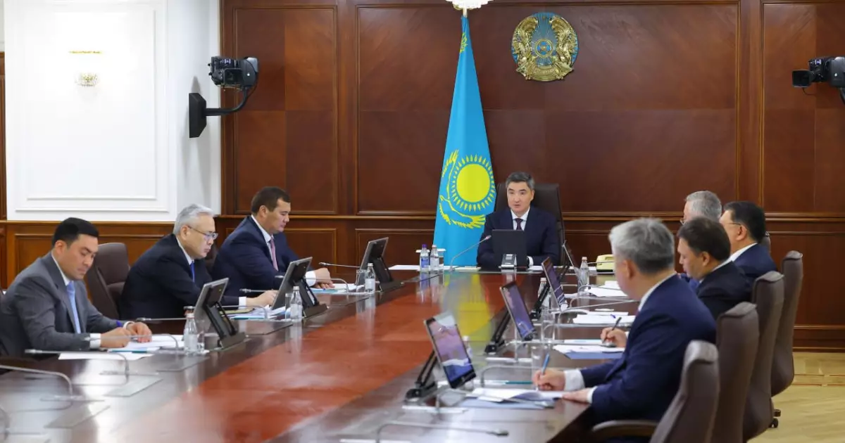   Олжас Бектенов газ өңдеу зауыттарының құрылысына апта сайынғы бақылау жүйесін енгізуді тапсырды   