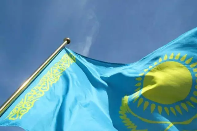 Мемлекеттік Туды енді киімге жапсыруға тыйым салынады