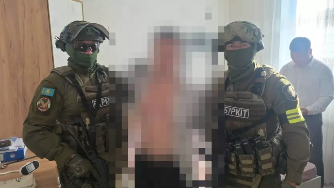  88 миллион теңгені иемденді деген күдікті шкафтың ішіне тығылған жерінен ұсталды 