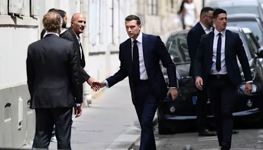 Французский суд открыл Марин Ле Пен возможность баллотироваться в президенты с электронным браслетом на ноге.