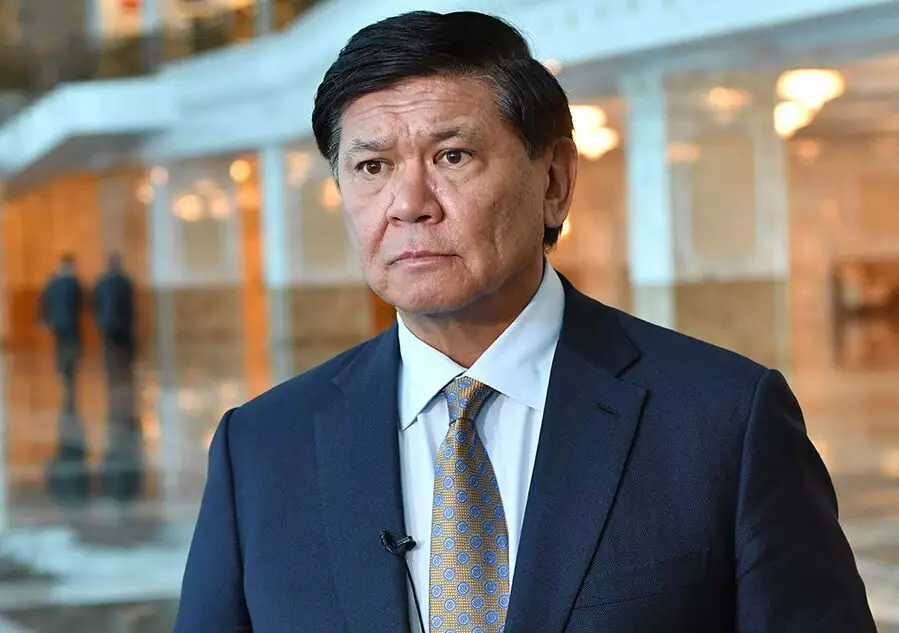 Ертысбаев раскритиковал «Байтақ», ОСДП и Respublica на съезде НПК
