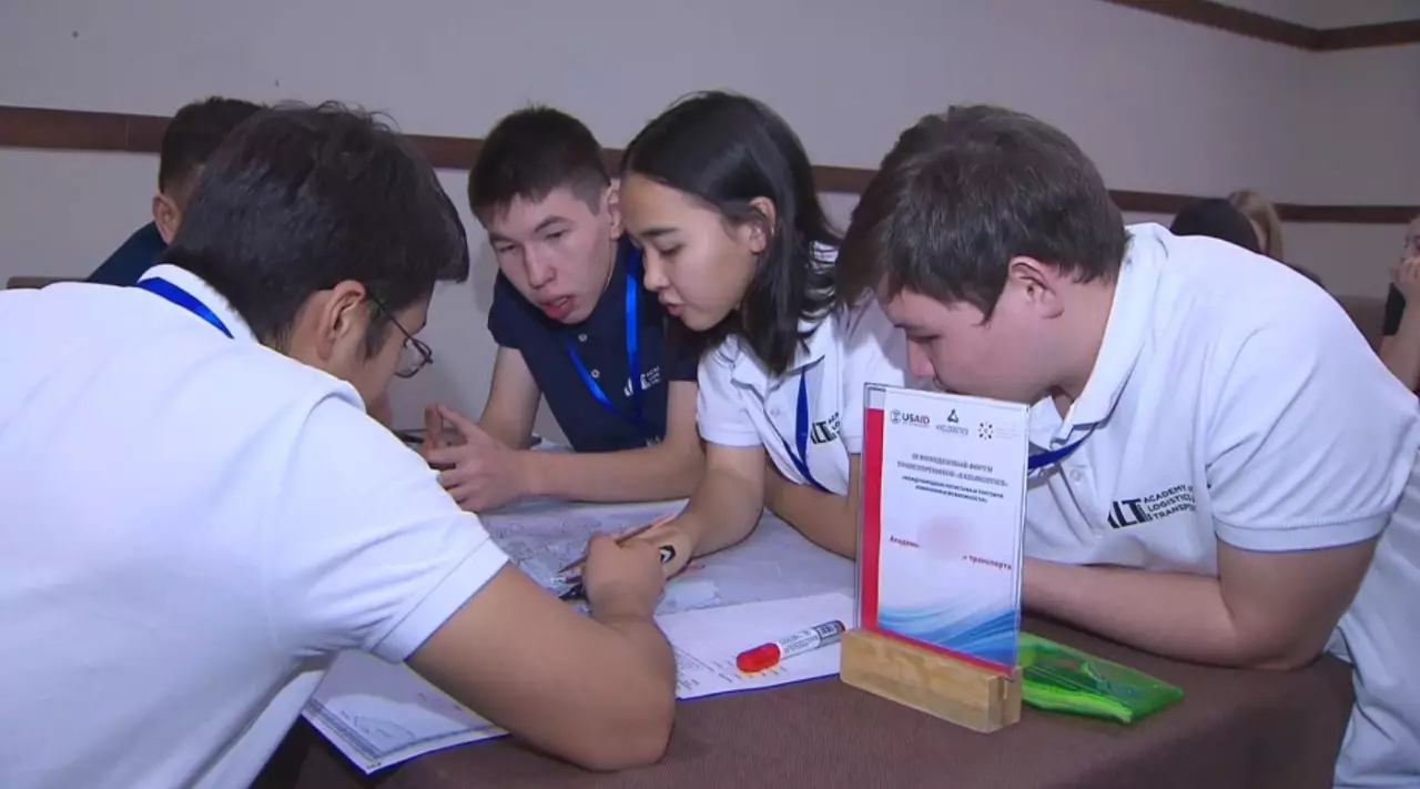 Жастардың 25 пайызы болашақта саяси өмірге қатысуды жоспарлап отыр