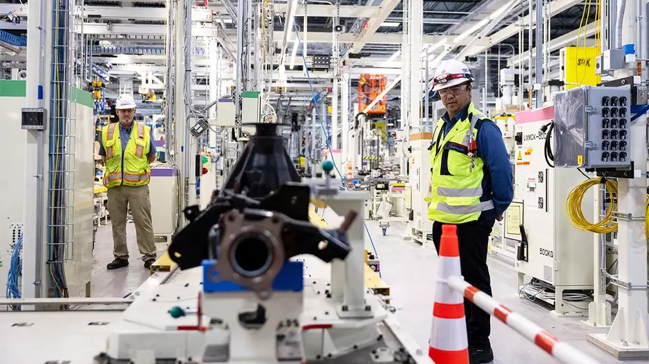 Toyota инвестирует 3,6 миллиарда долларов в расширение завода и переносит производство Tacoma из Мексики в Техас.