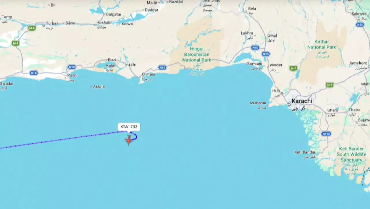 Грузовой самолёт пропал над Аравийским морем