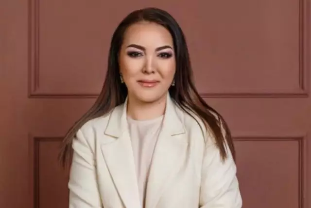 «Таксист жігіттің тойына бардым»: Жұлдызай Дүйсенбиева қызықты оқиғасын бөлісті